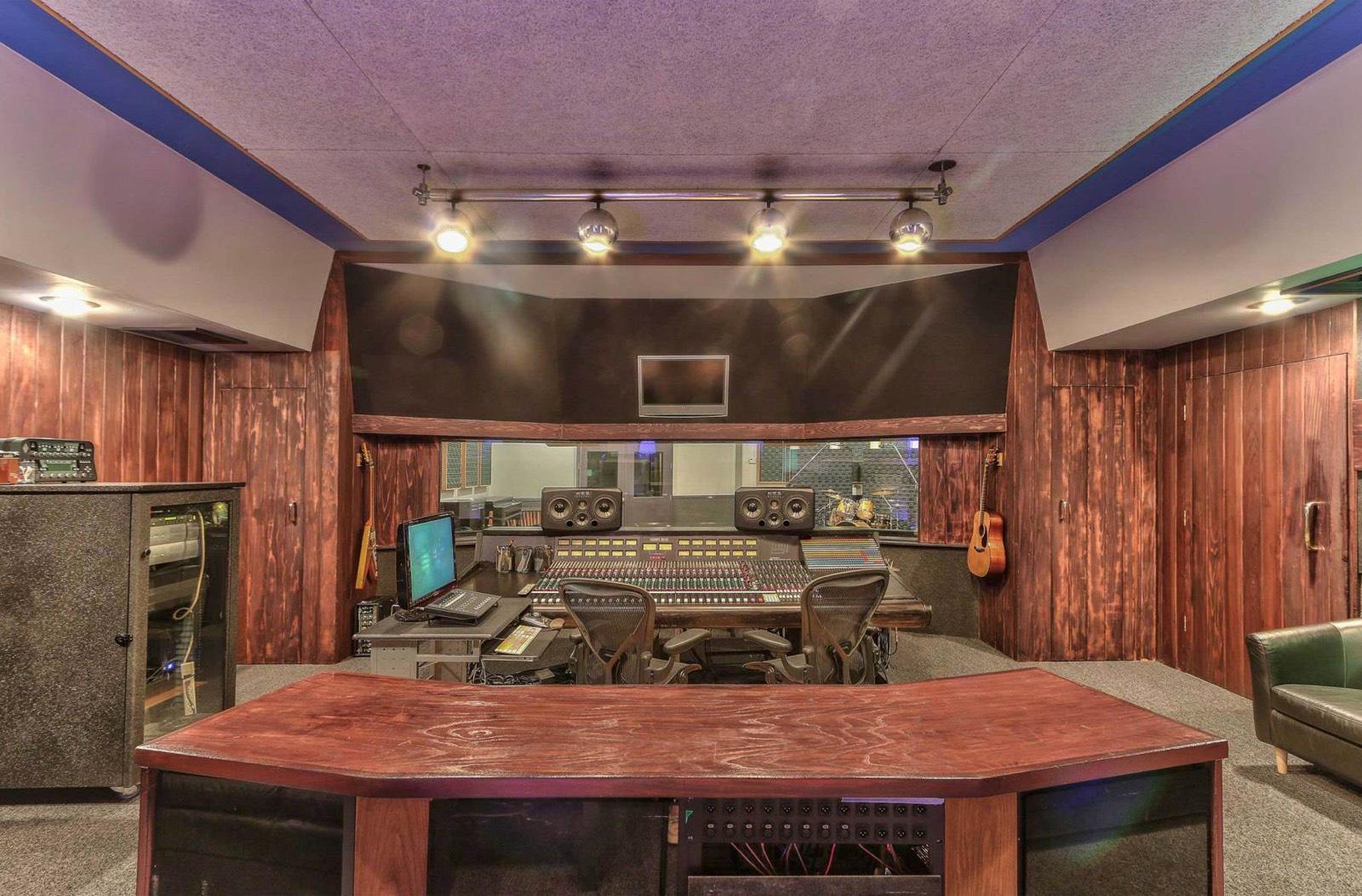 Recording Studio — photo 2