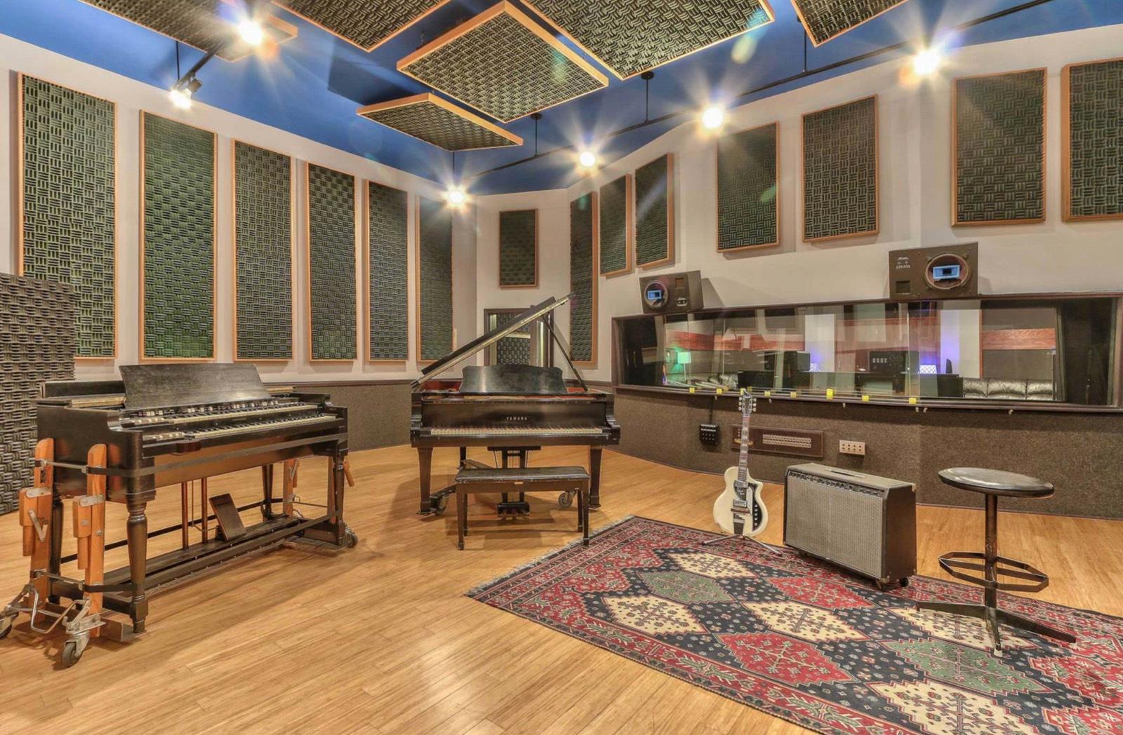 Recording Studio — photo 6