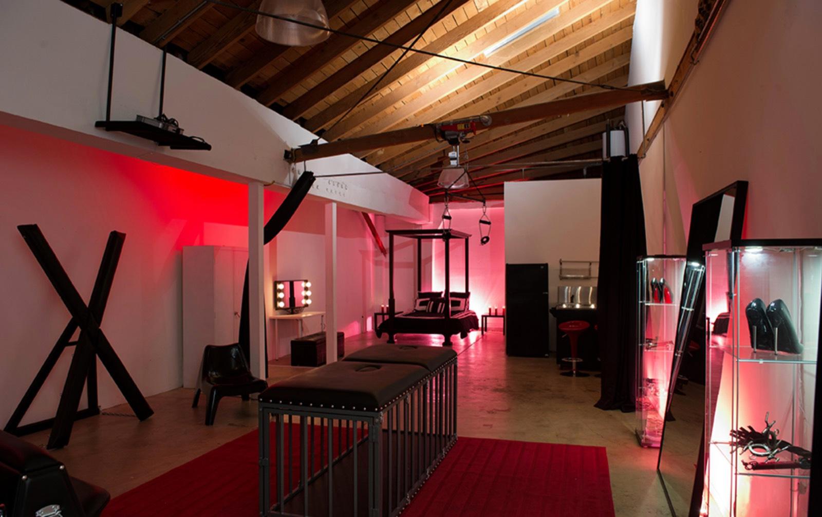 Red Room Studio — photo 2
