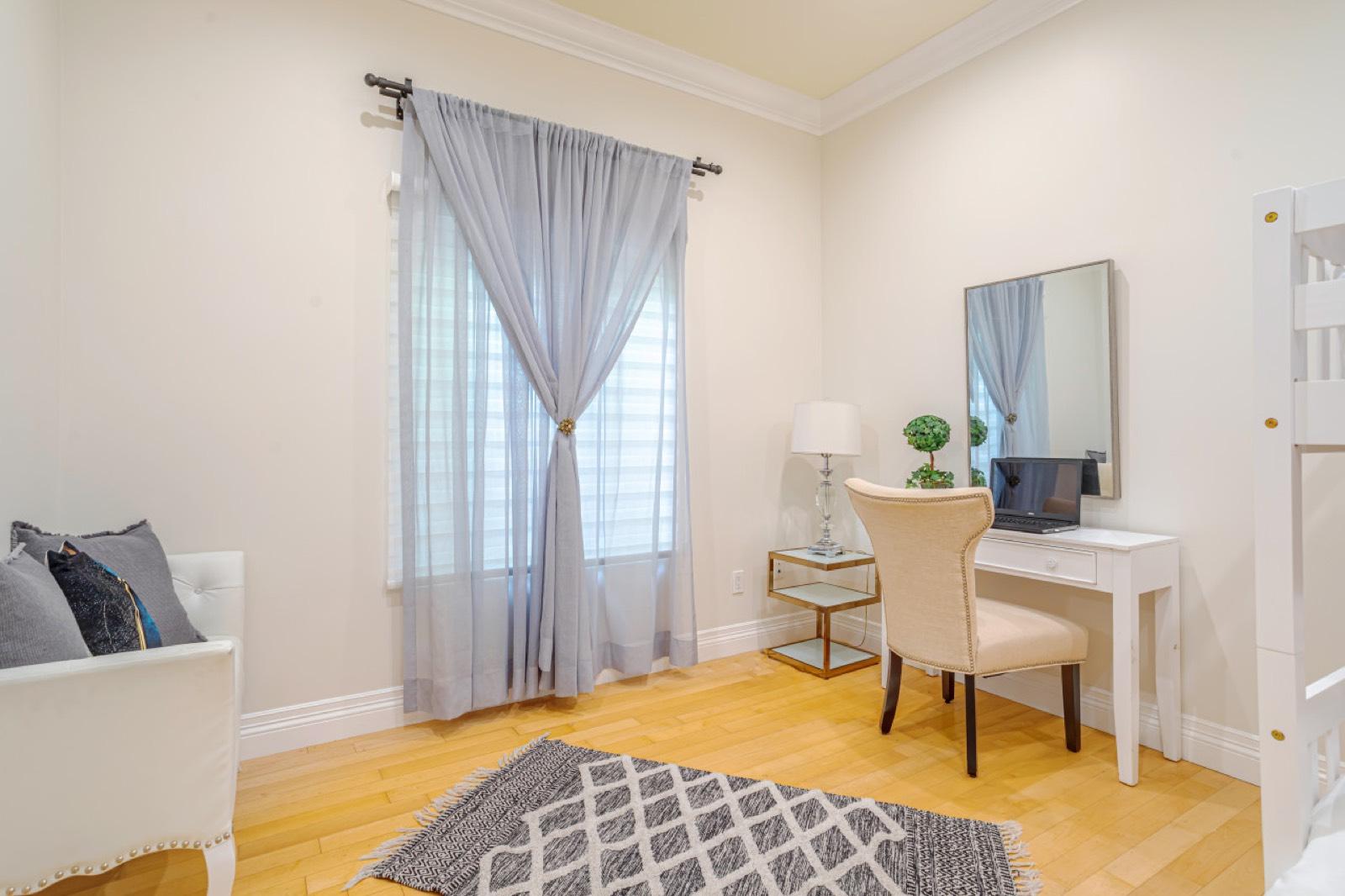 Regal 4 Bed — photo 4