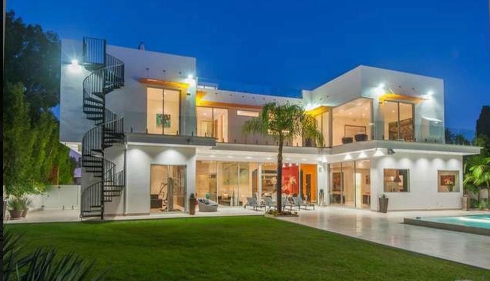 RG's Encino Modern Mansion — photo 1