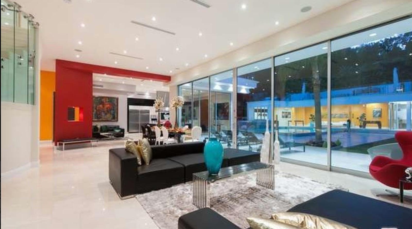 RG's Encino Modern Mansion — photo 4