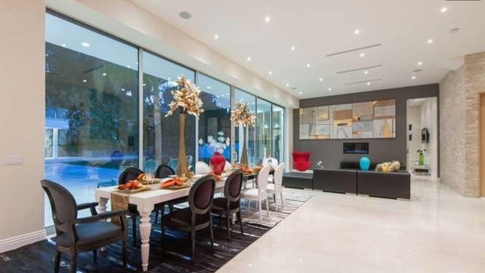 RG's Encino Modern Mansion — photo 5