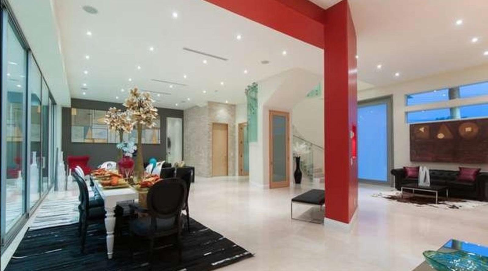 RG's Encino Modern Mansion — photo 8