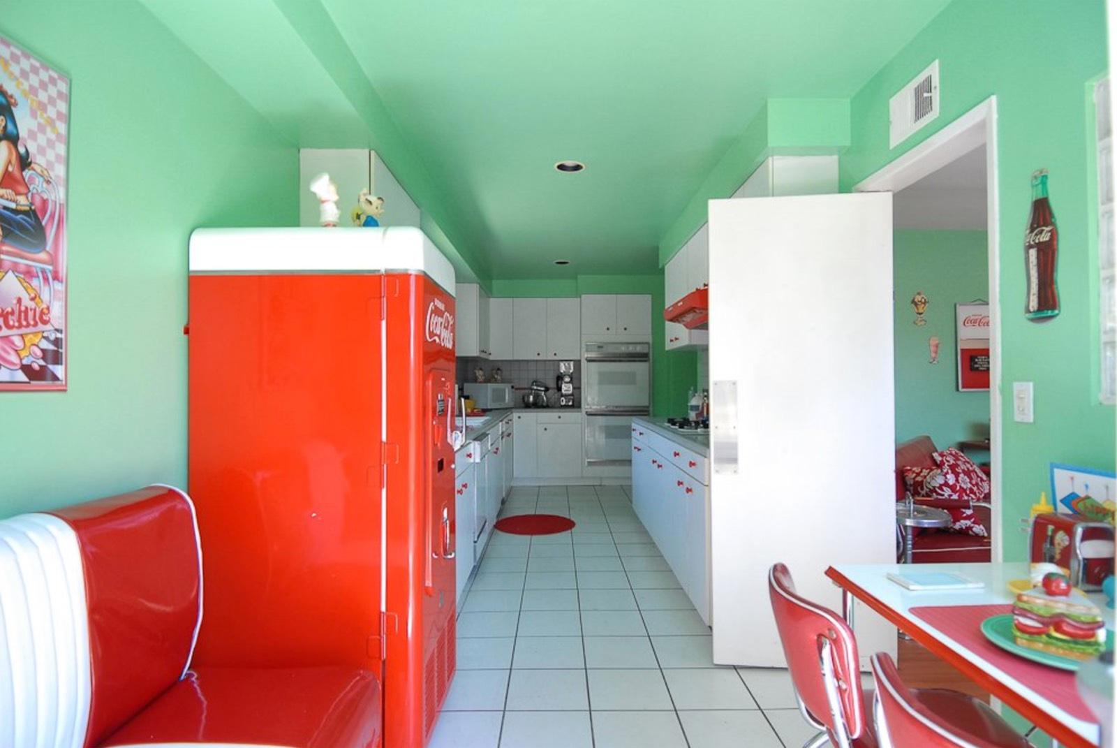 R's 50's Vinatge House — photo 3