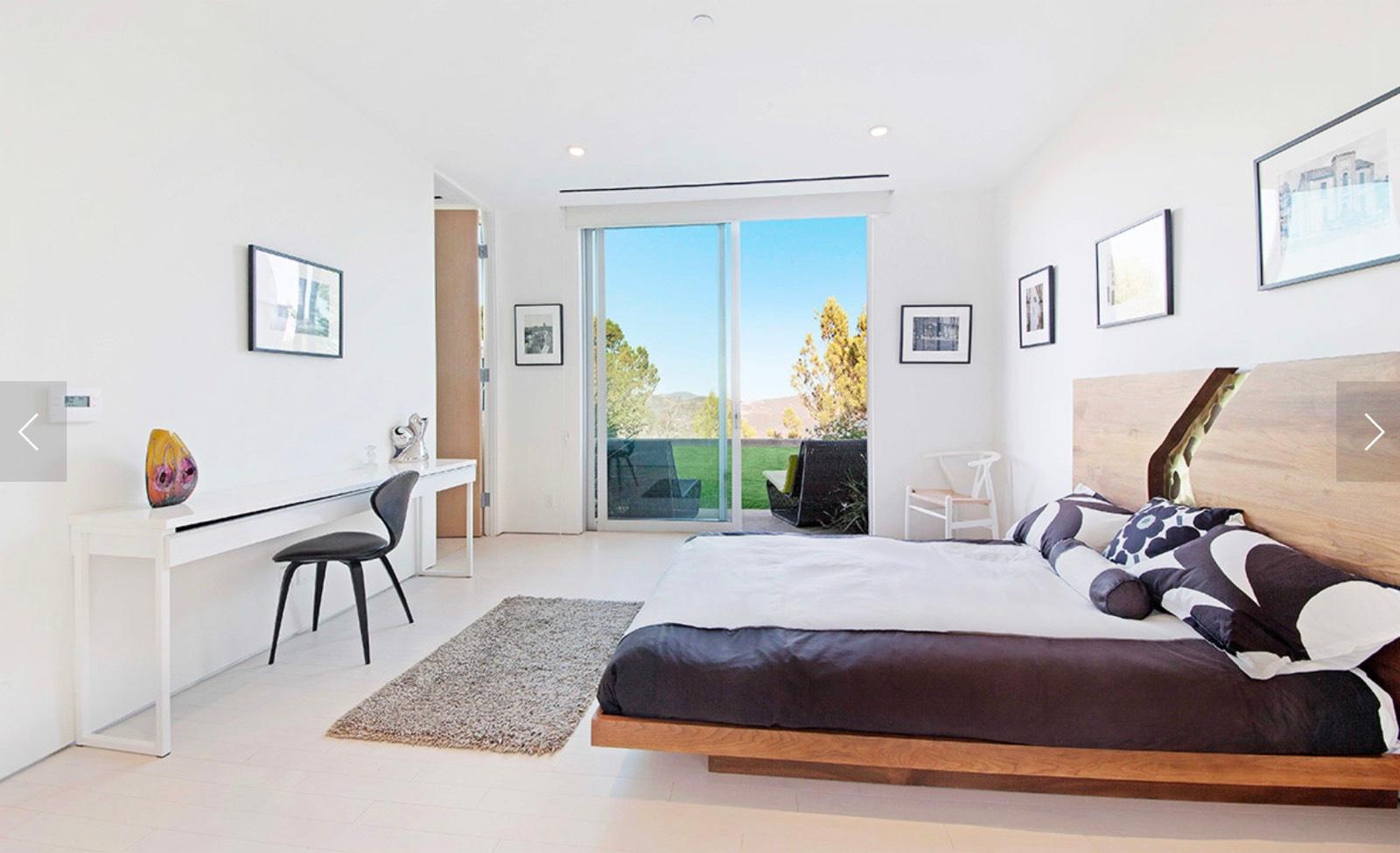 R's Artist Modern Mansion — photo 12