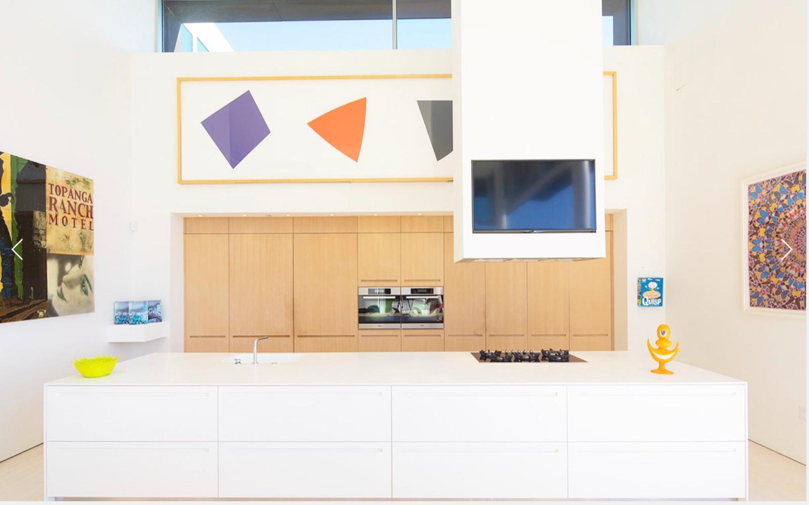 R's Artist Modern Mansion — photo 6
