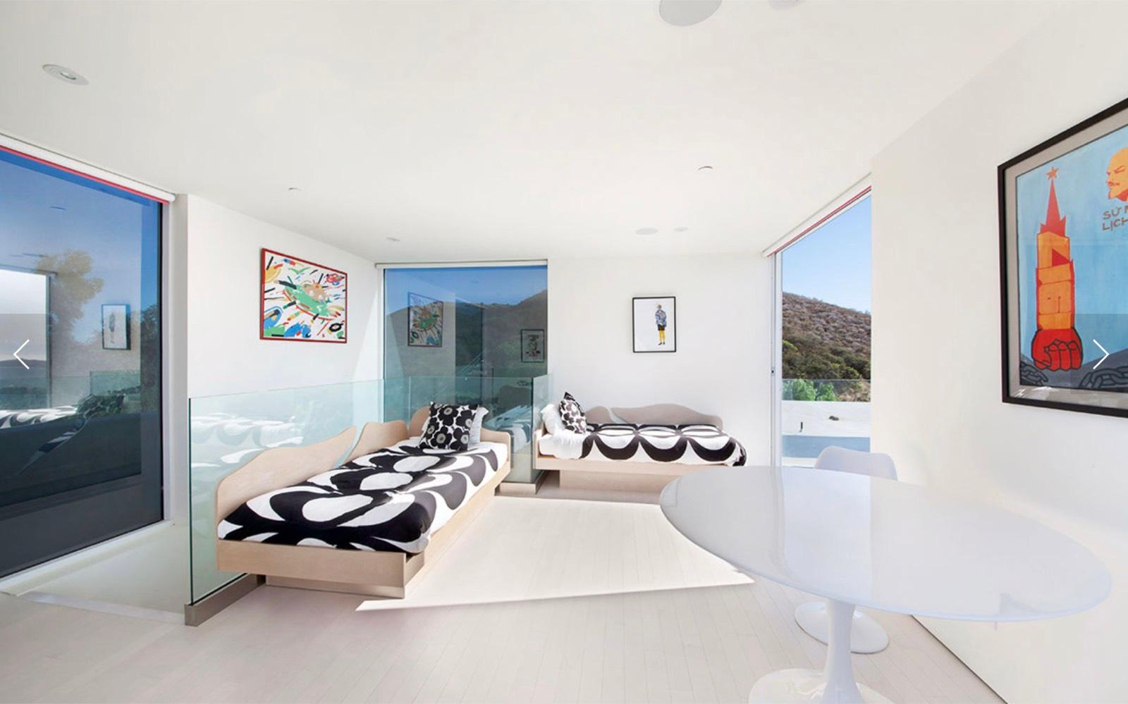 R's Artist Modern Mansion — photo 8