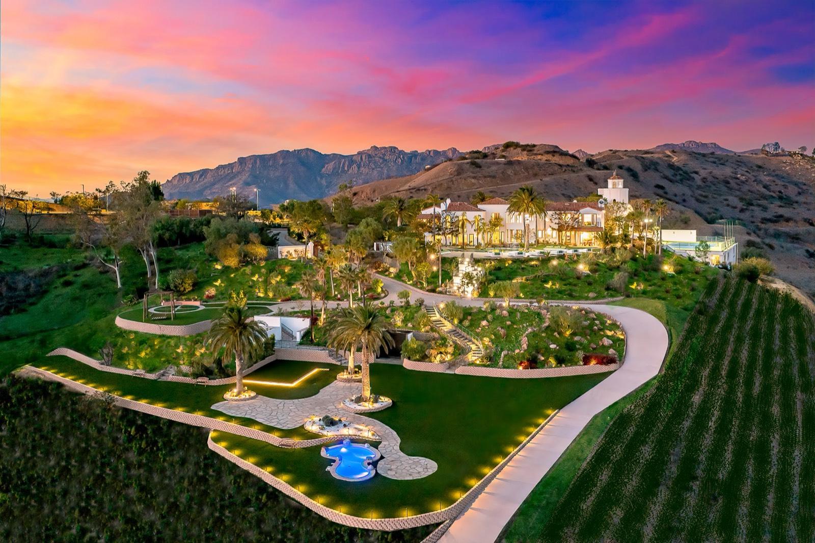 R's Beach Dream Hotel Mansion — photo 1