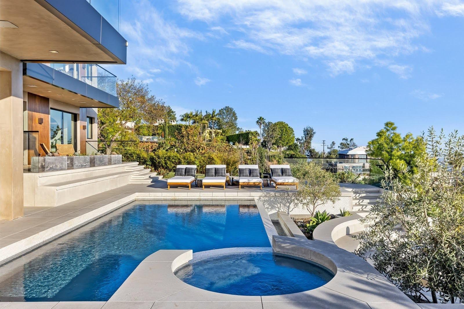 R’s Bev hills mod mansion — photo 10