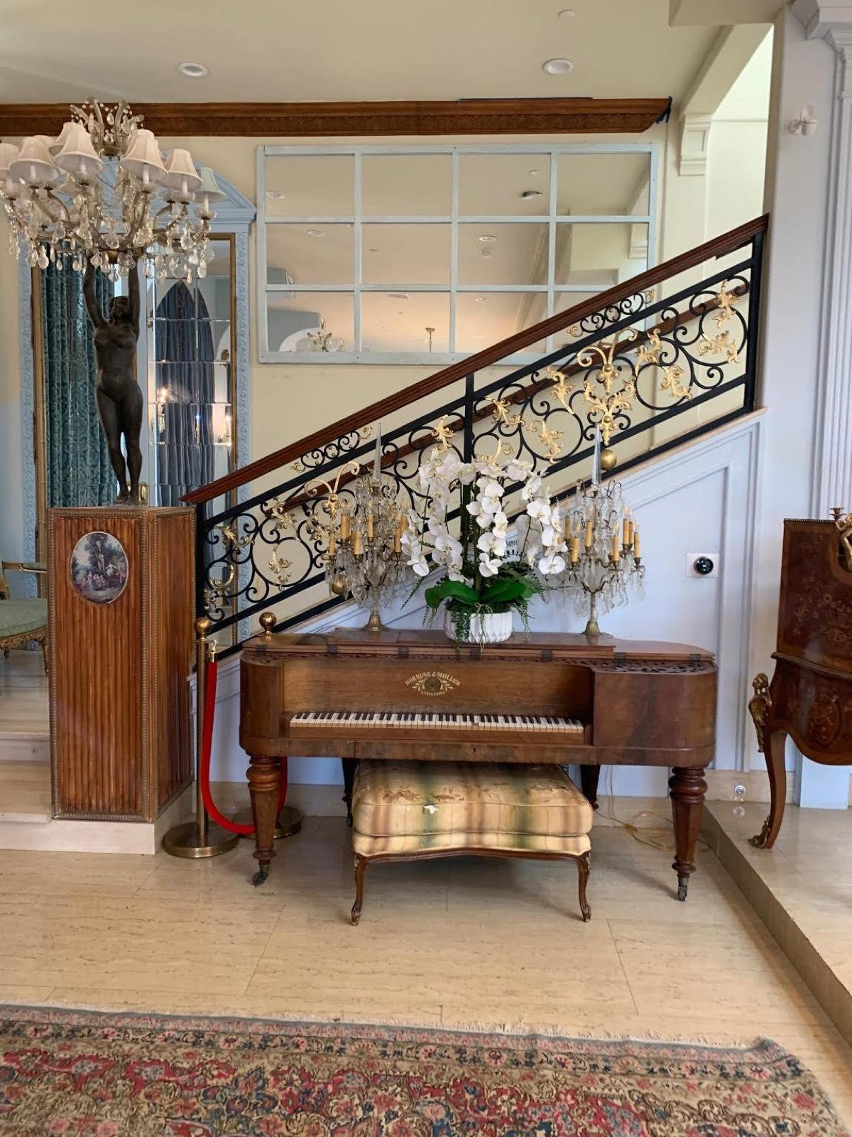 R's French Mansion — photo 12