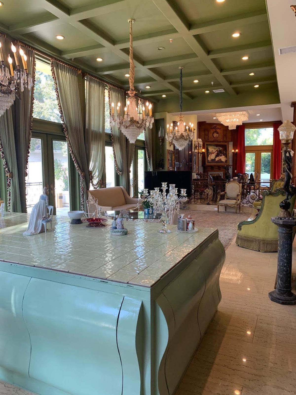 R's French Mansion — photo 5