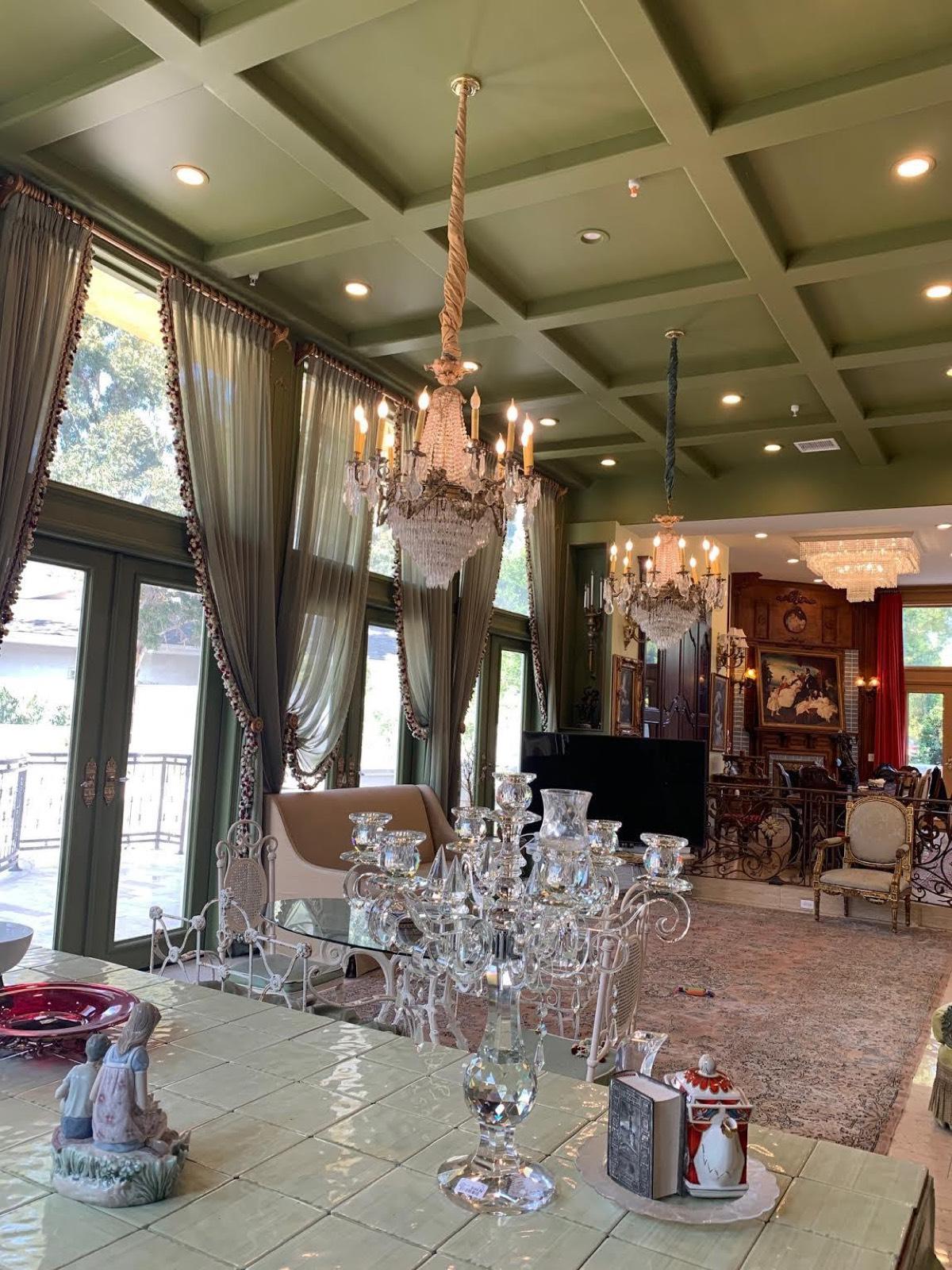 R's French Mansion — photo 6