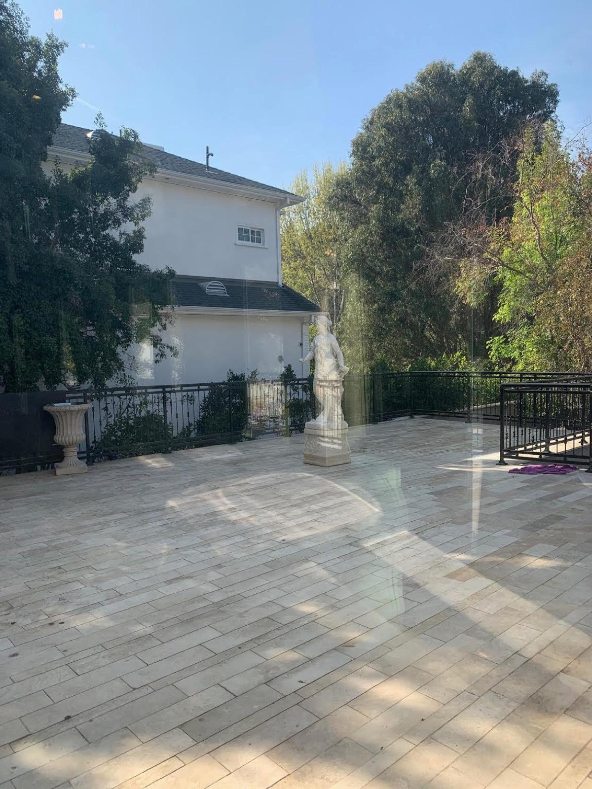 R's French Mansion — photo 8