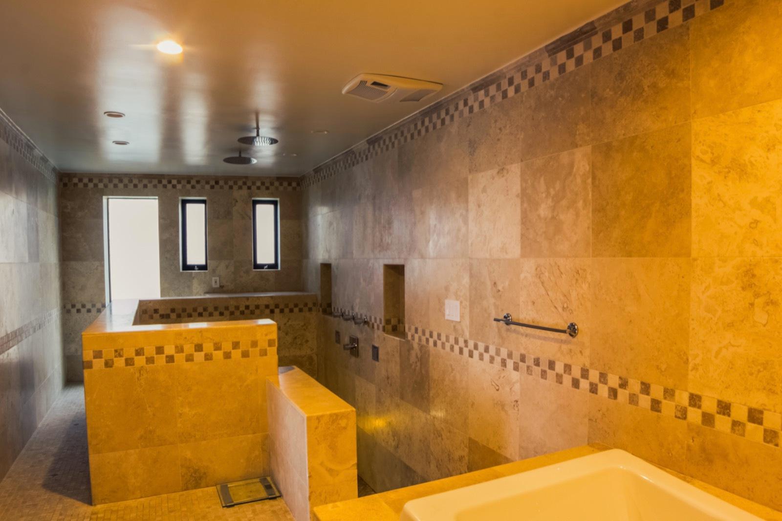 R's Hollywood Hills House — photo 11