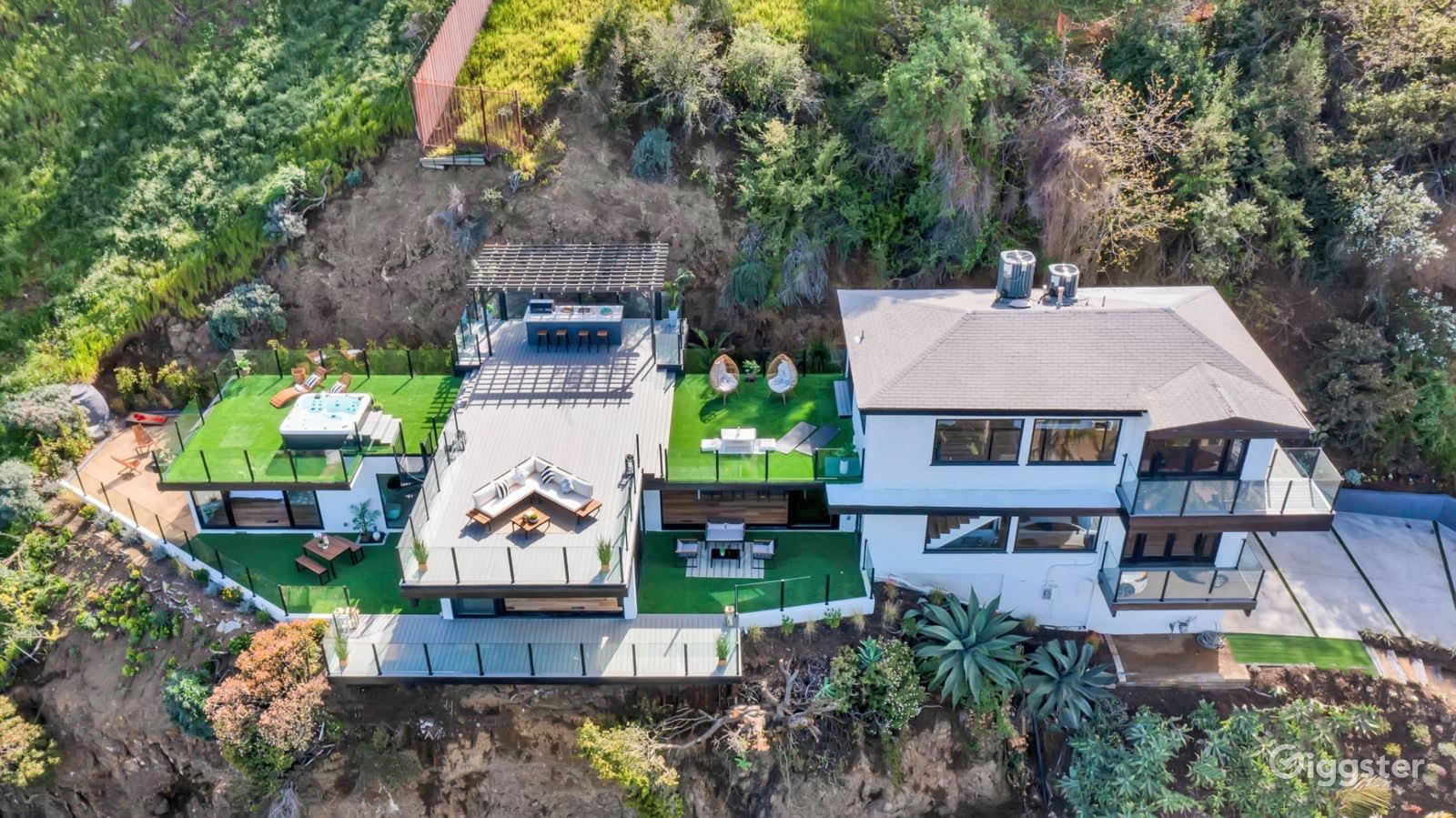 R’s hollywood view house with rooftop — photo 4