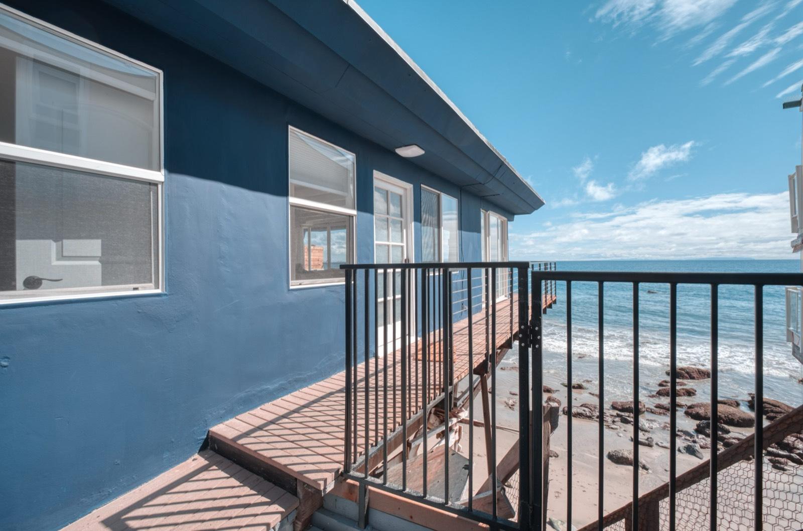 R's Malibu Bungalow — photo 3