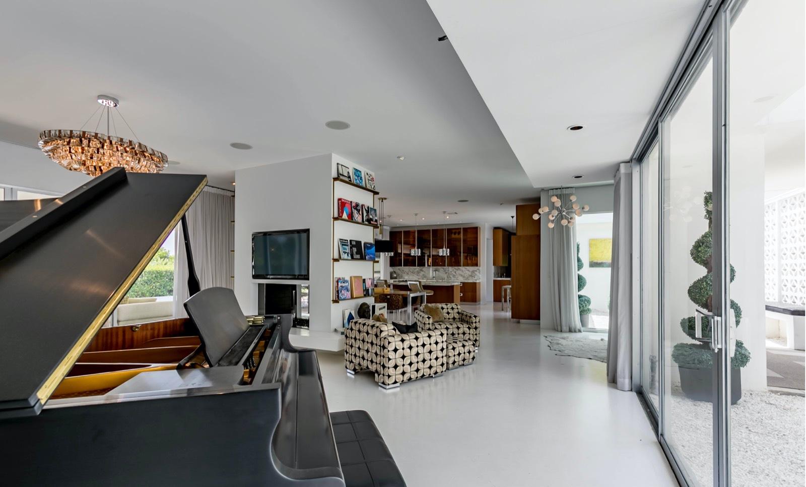 R's Midcentury — photo 10