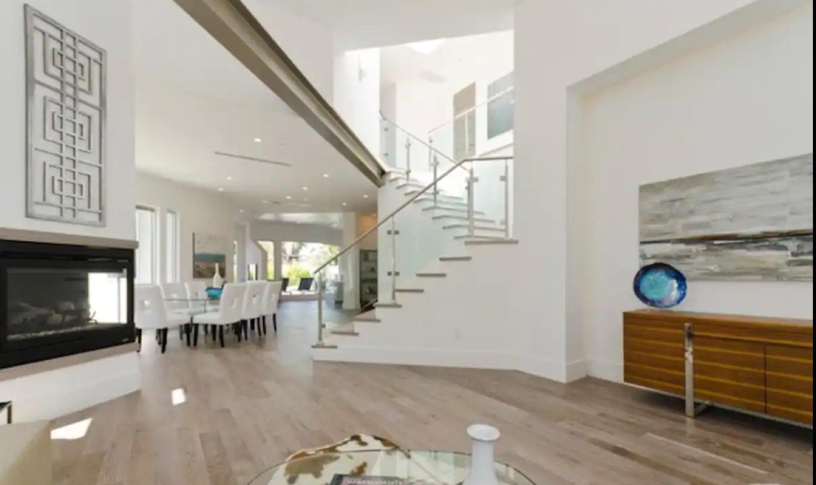 R's Modern Dream Villa — photo 3