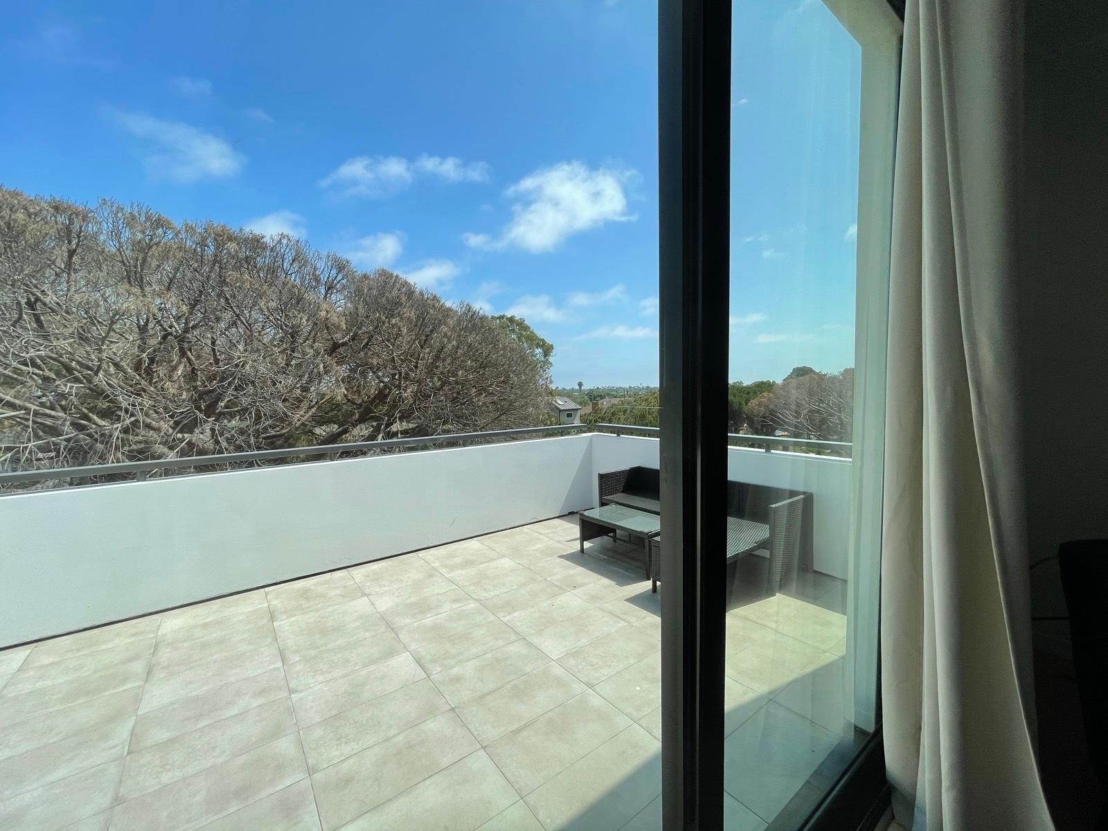 R's Modern SM Home — photo 1