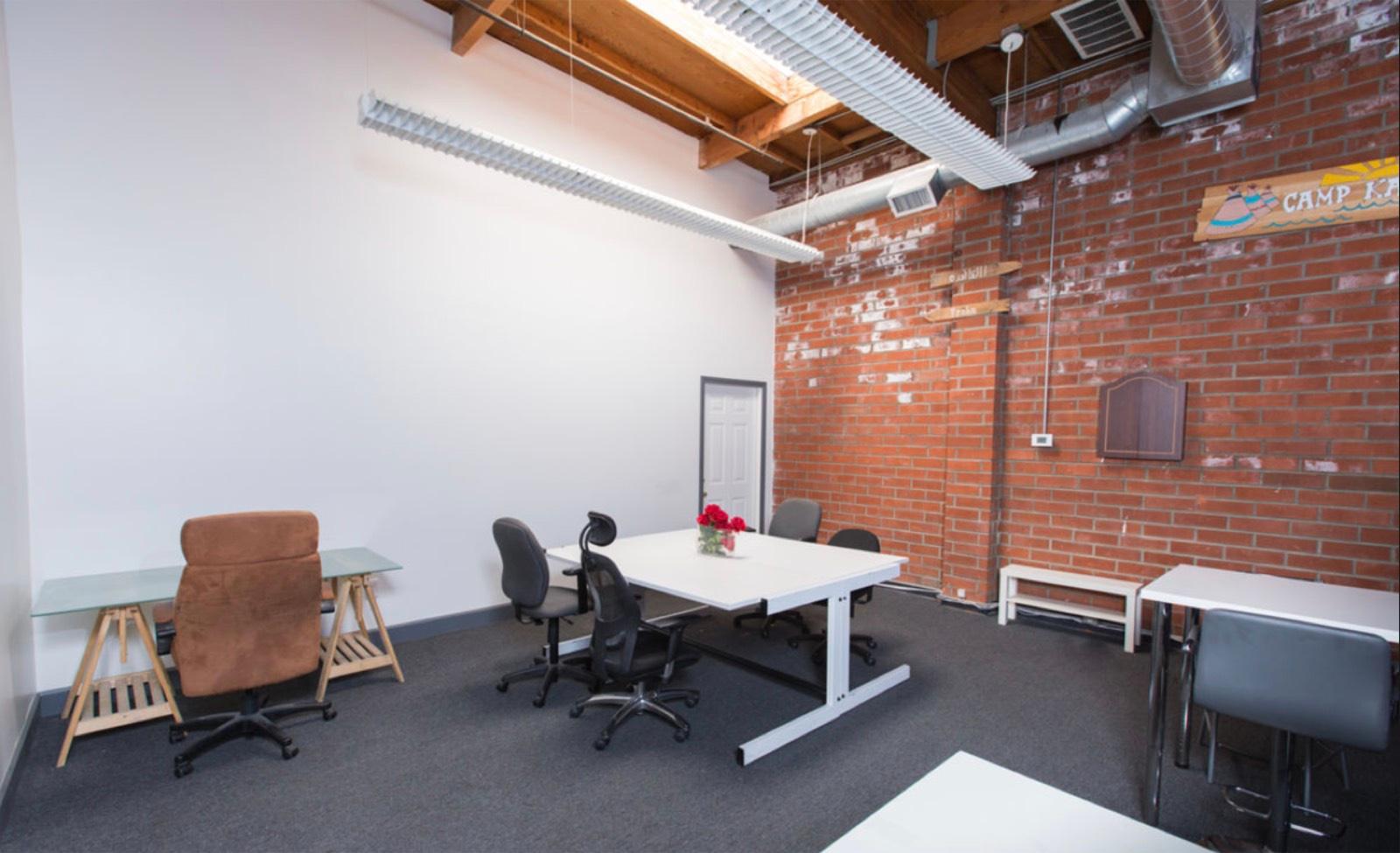 R's office — photo 1