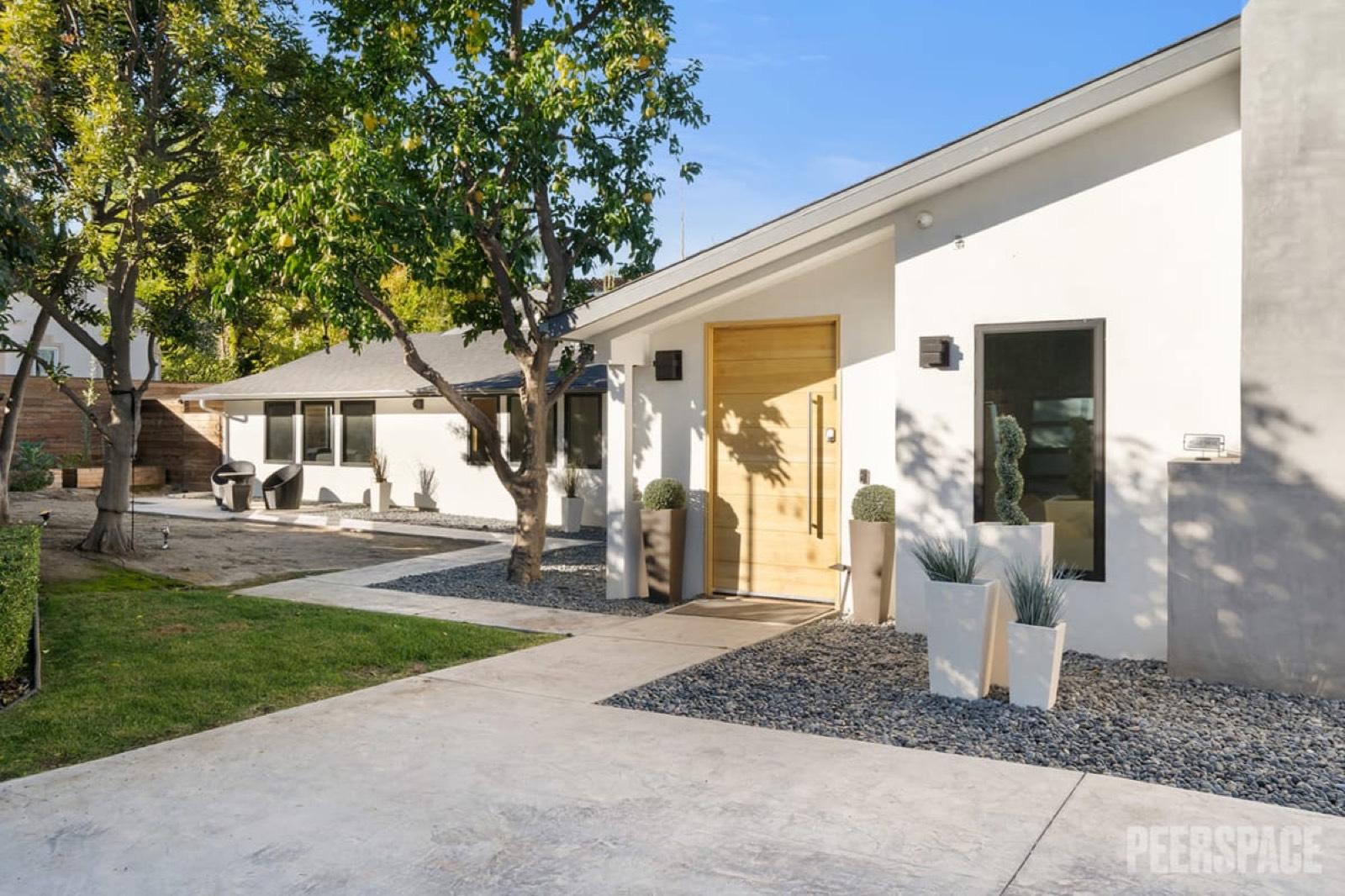Rs Quaint Home With Pool — photo 1