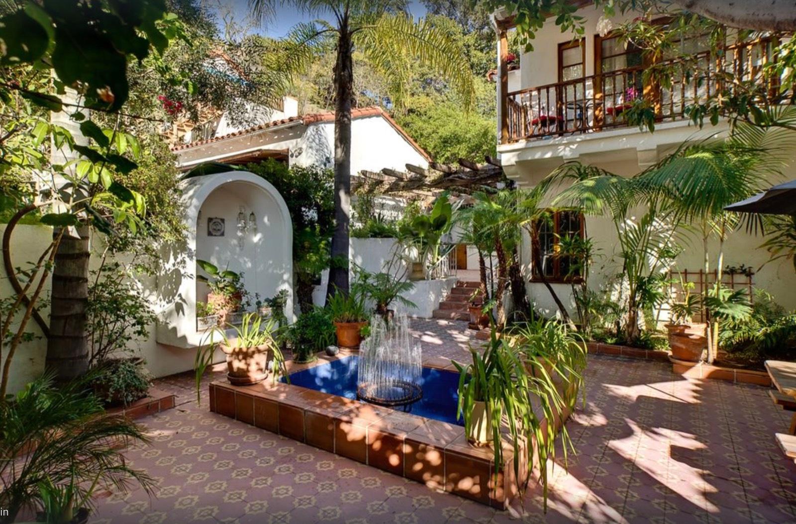 R's Spanish Hollywood — photo 8
