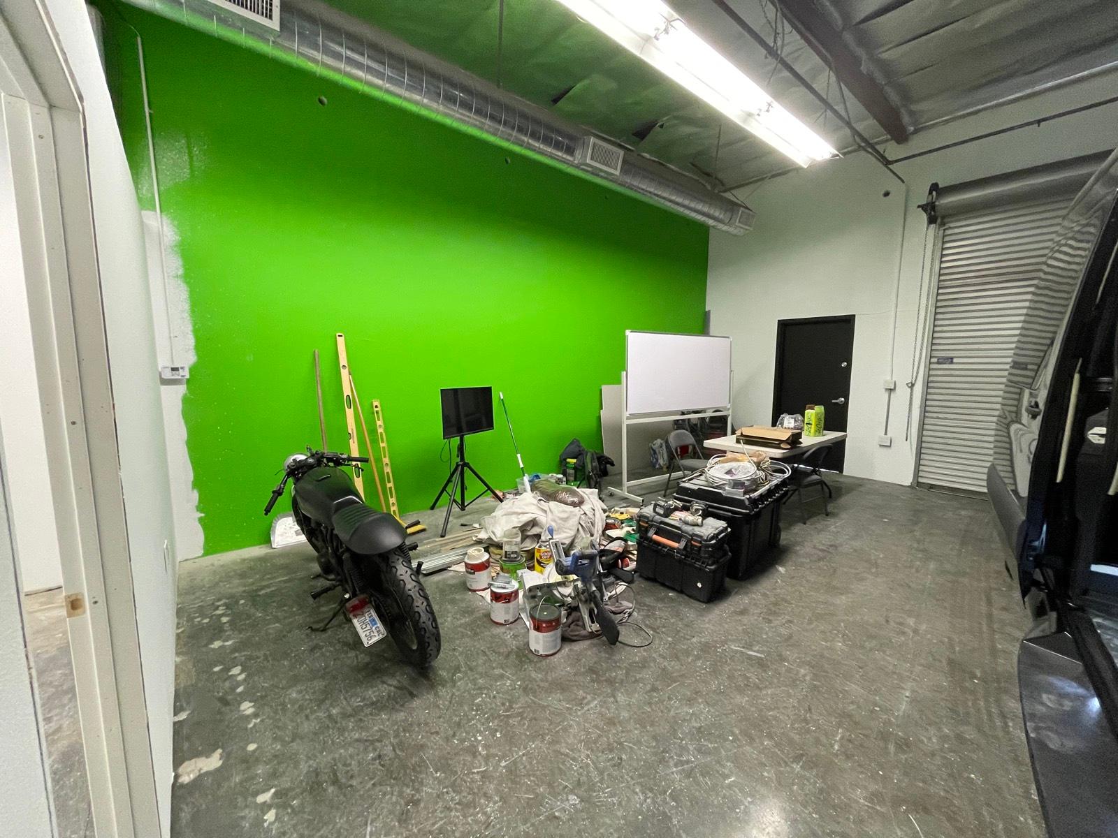 R's Studio Office — photo 3
