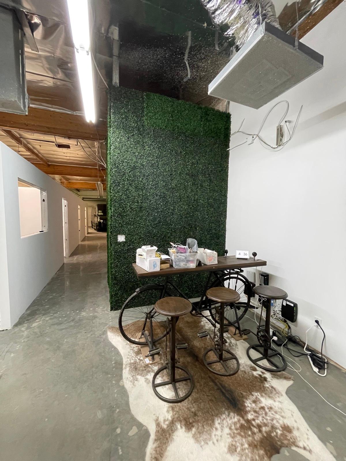 R's Studio Office — photo 6