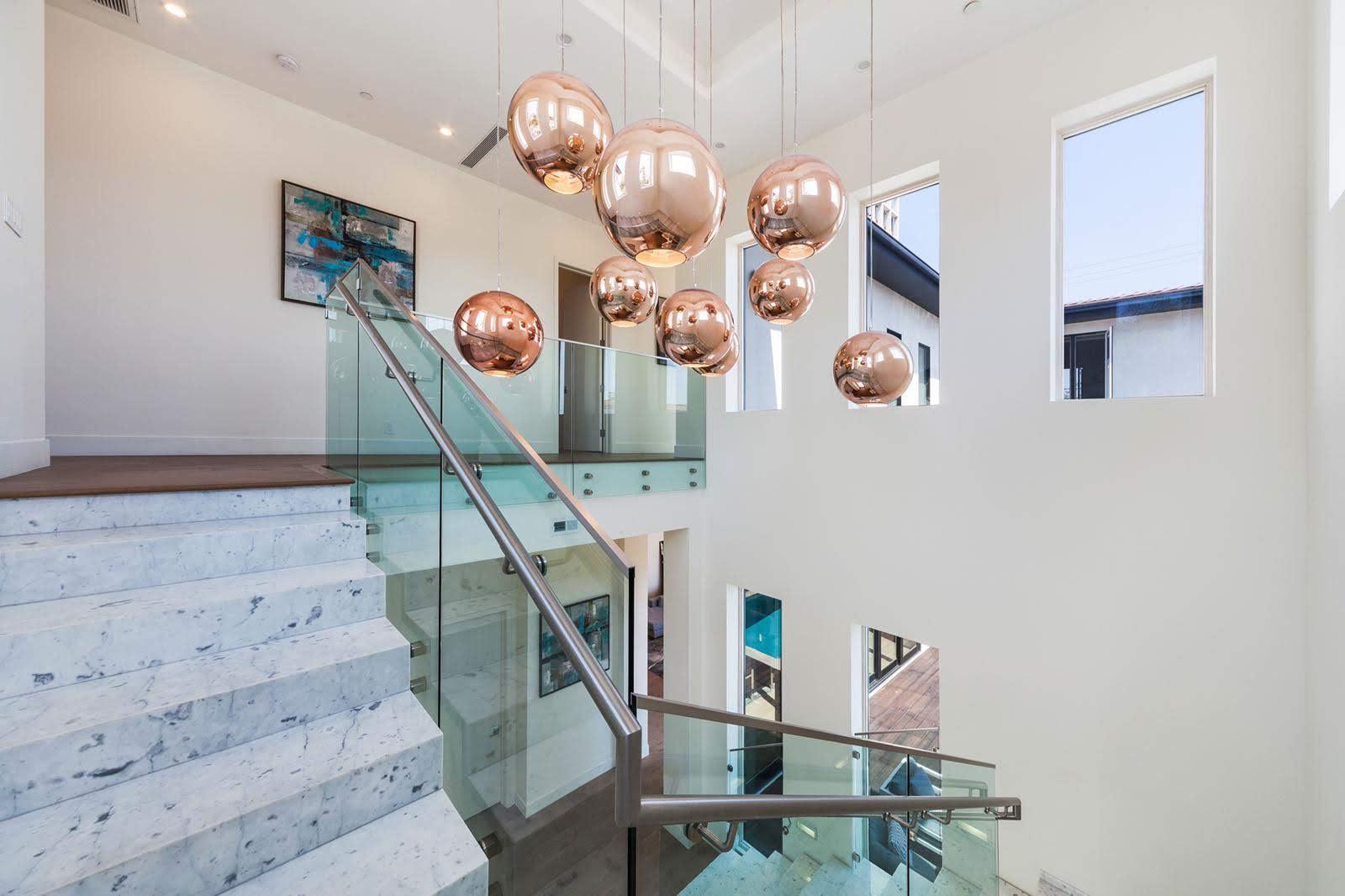 R's Trendy Modern House — photo 6
