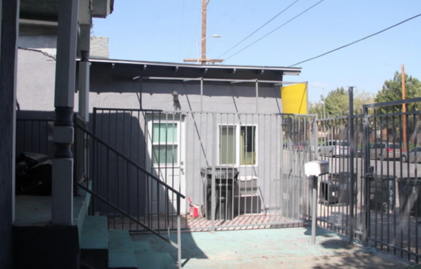 Rundown Downtown House — photo 2