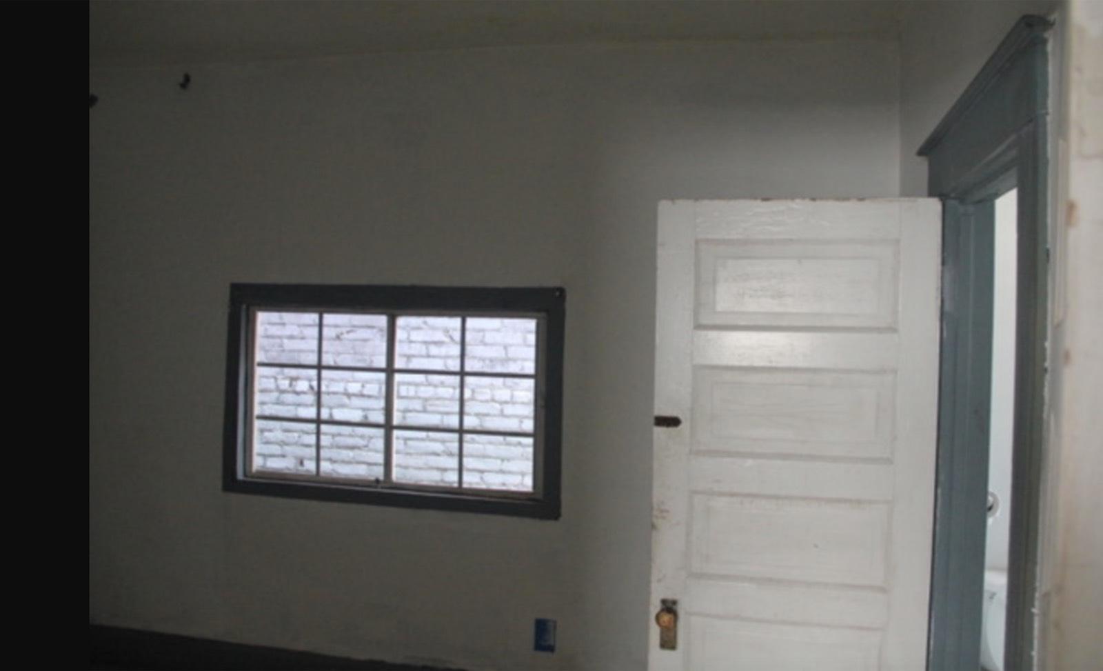 Rundown Downtown House — photo 1