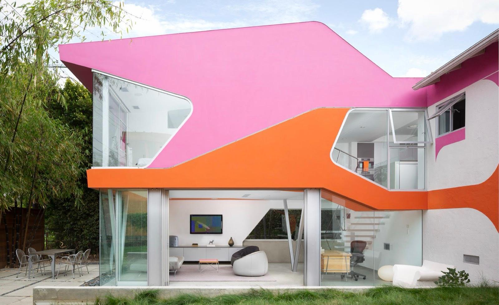 RV S Futuristic Colorful Home — photo 1