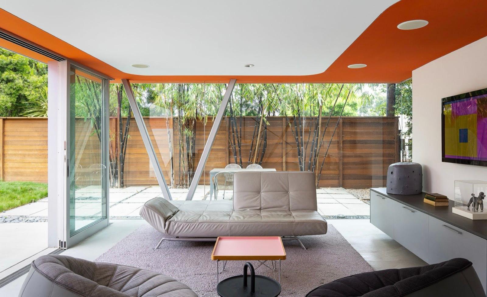 RV S Futuristic Colorful Home — photo 3
