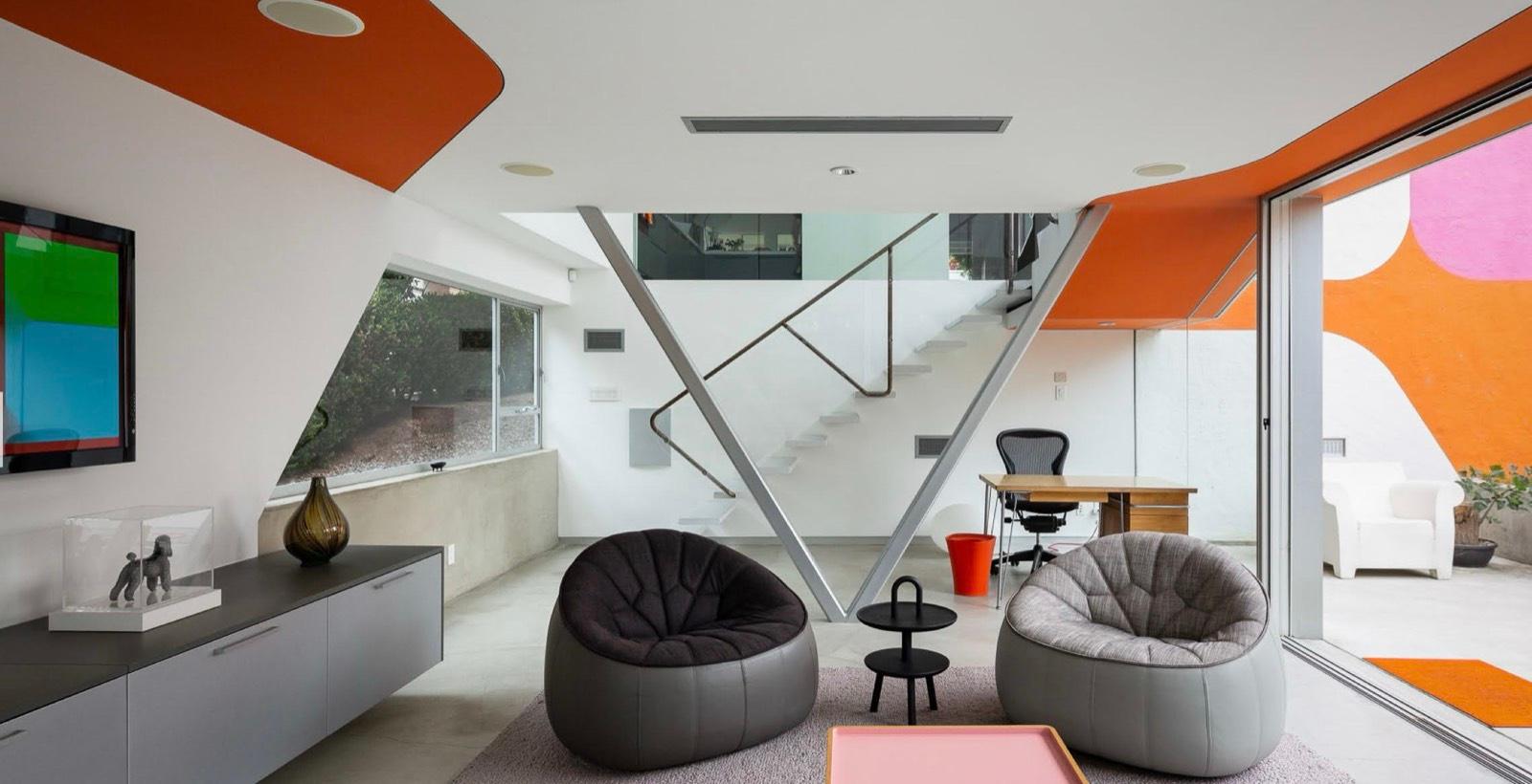 RV S Futuristic Colorful Home — photo 6