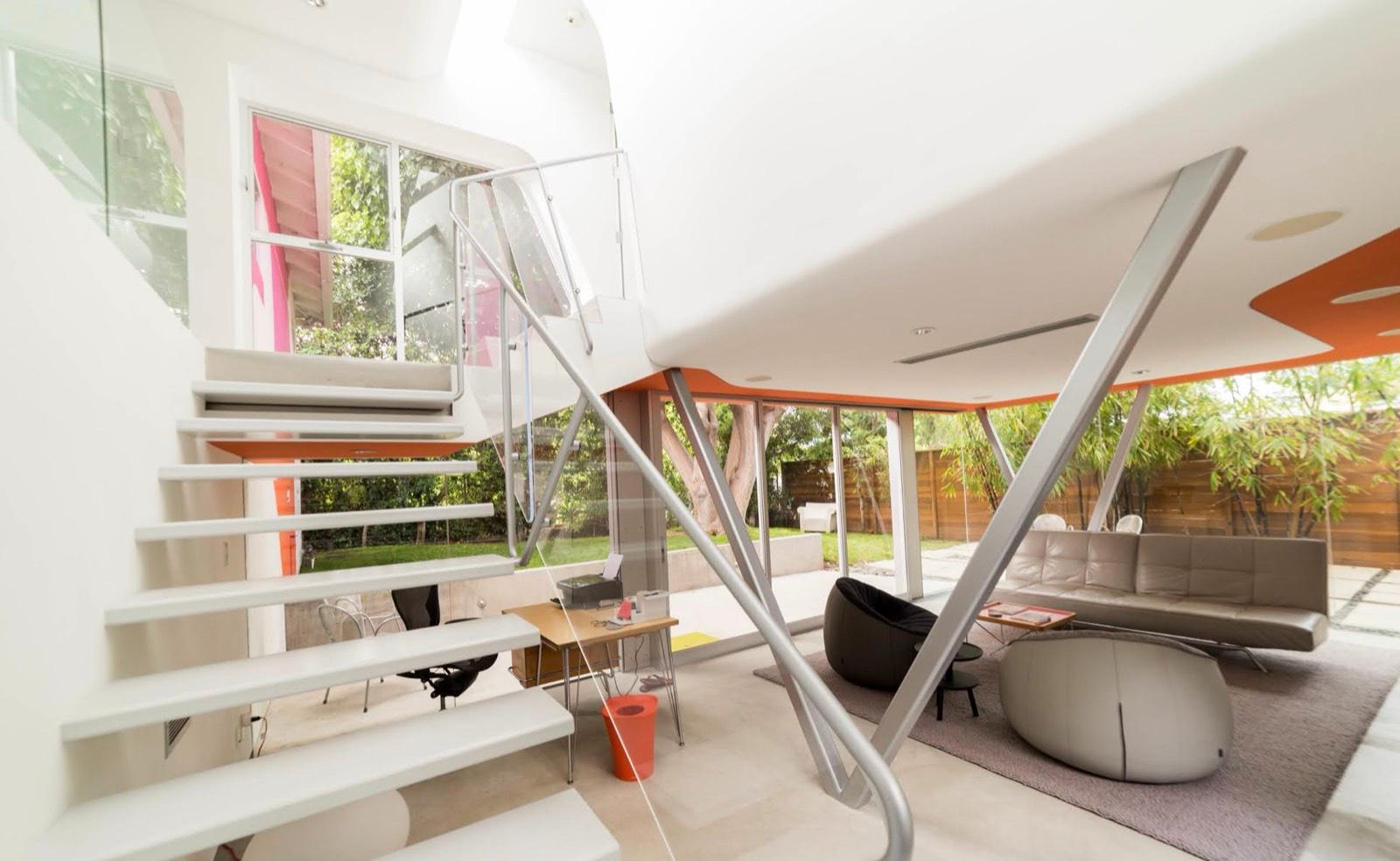 RV S Futuristic Colorful Home — photo 7
