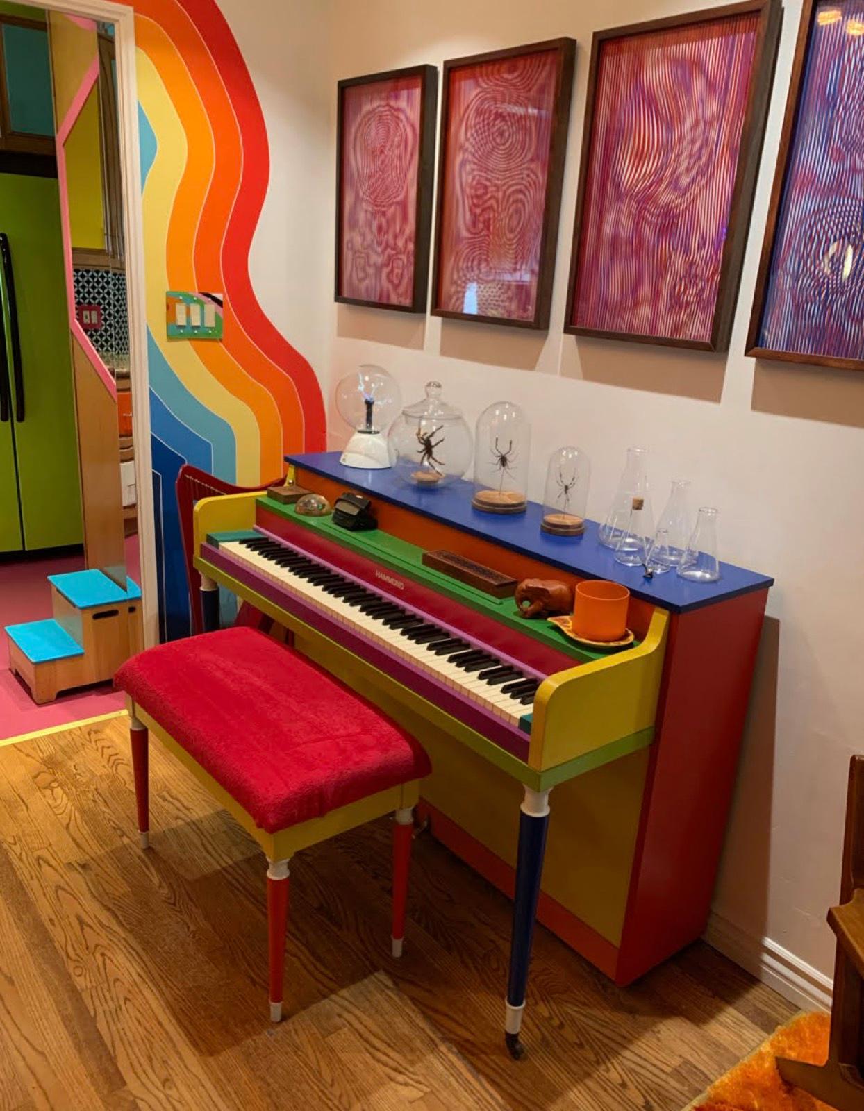S's 70's trippy bungalow home — photo 5