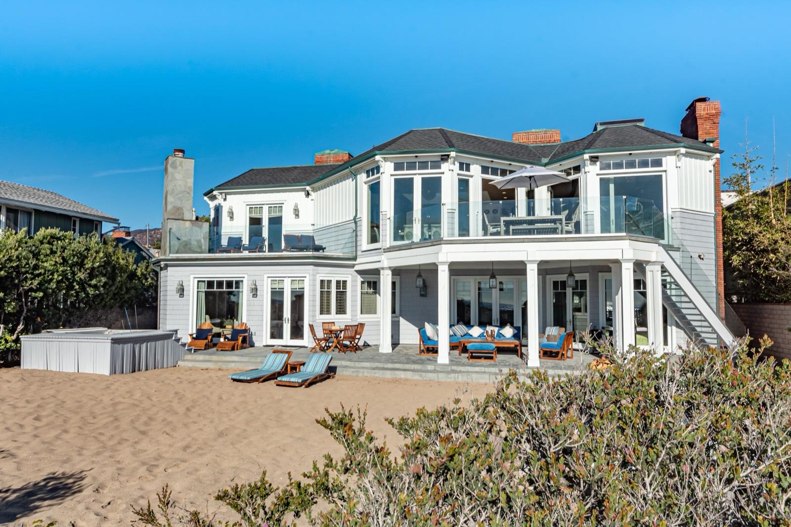 S's Beachfront Cape Cod Home 11216 — photo 1