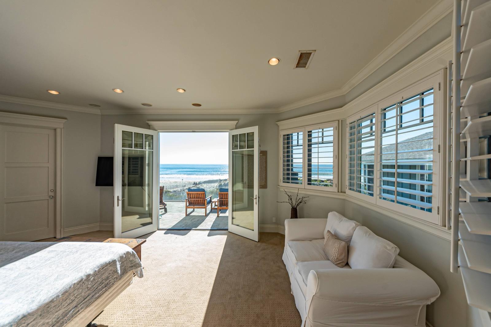 S's Beachfront Cape Cod Home 11216 — photo 5