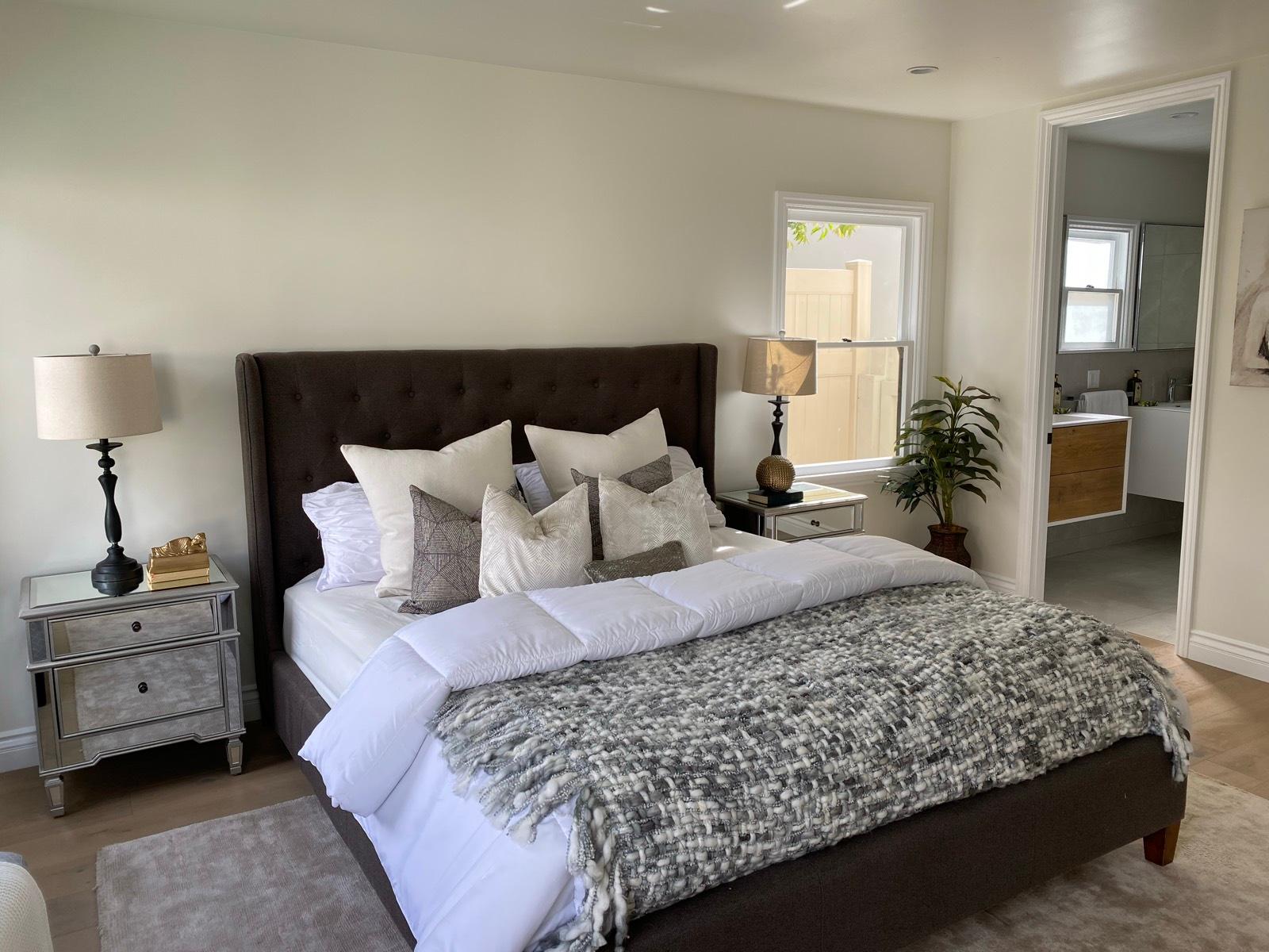 S's Cute Modern Frame Home — photo 11
