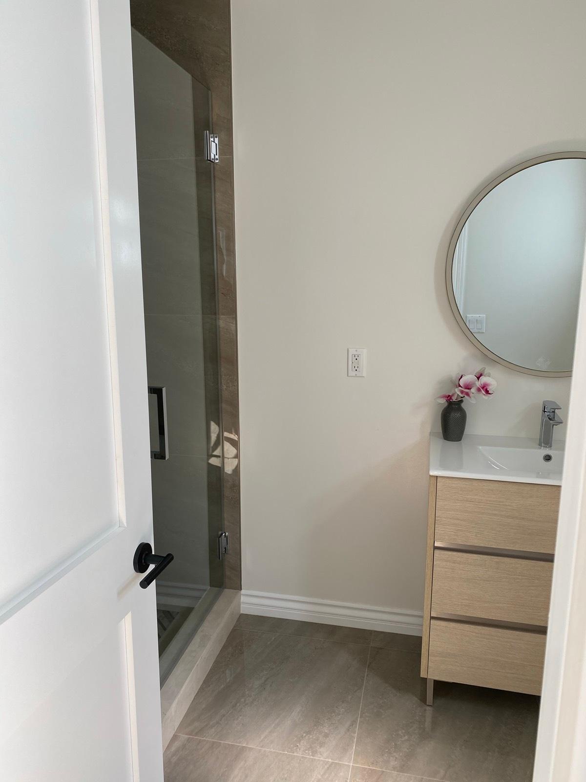 S's Cute Modern Frame Home — photo 6
