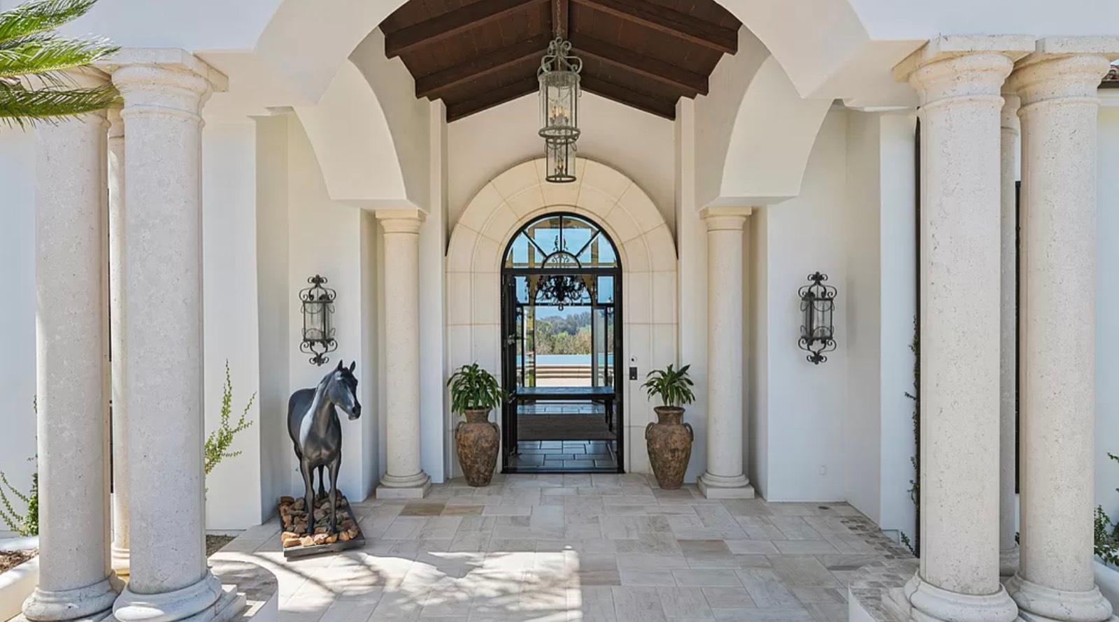 S S Malibu Horse Mansion — photo 4
