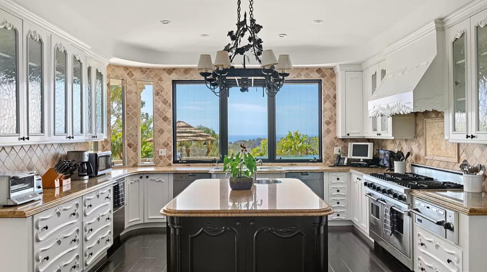 S S Malibu Horse Mansion — photo 9