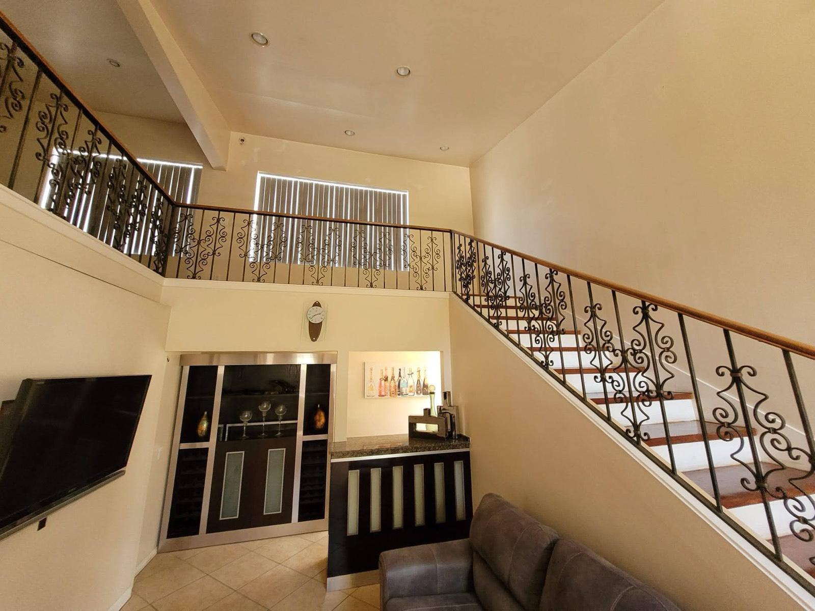 S's Med Suburban Valley Home — photo 7