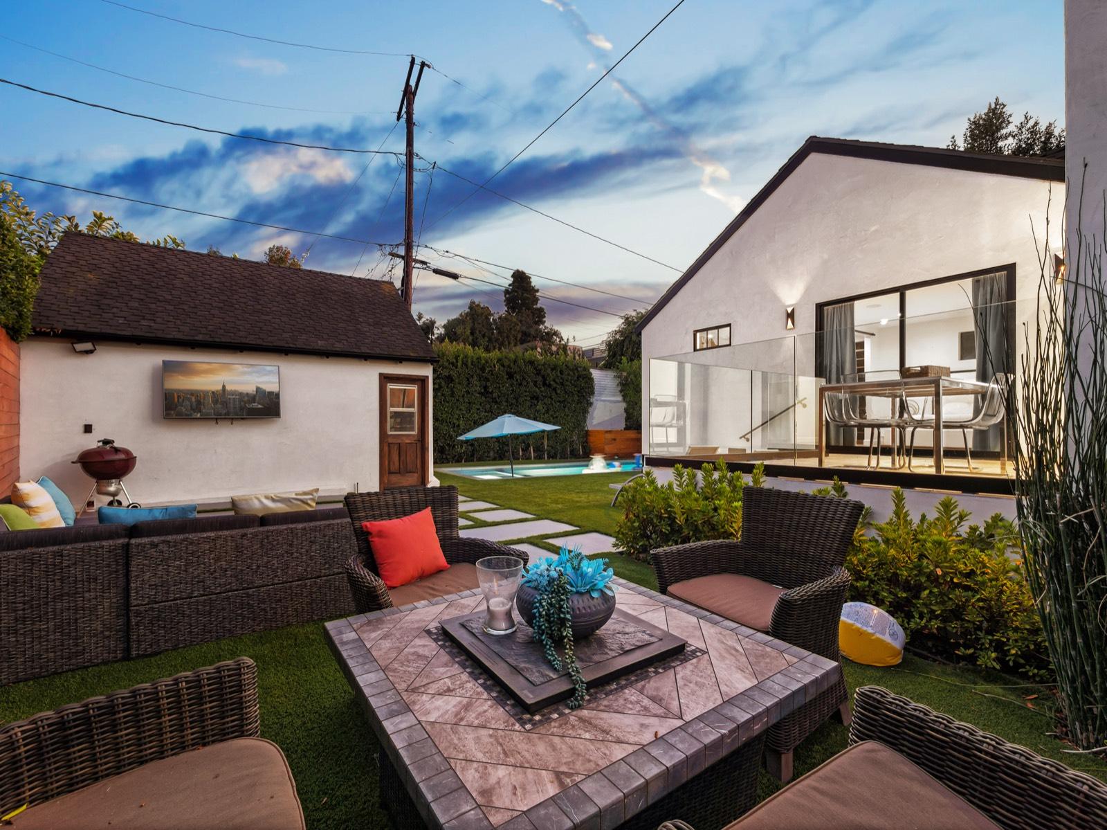 S's Modern Bright Cottage — photo 2