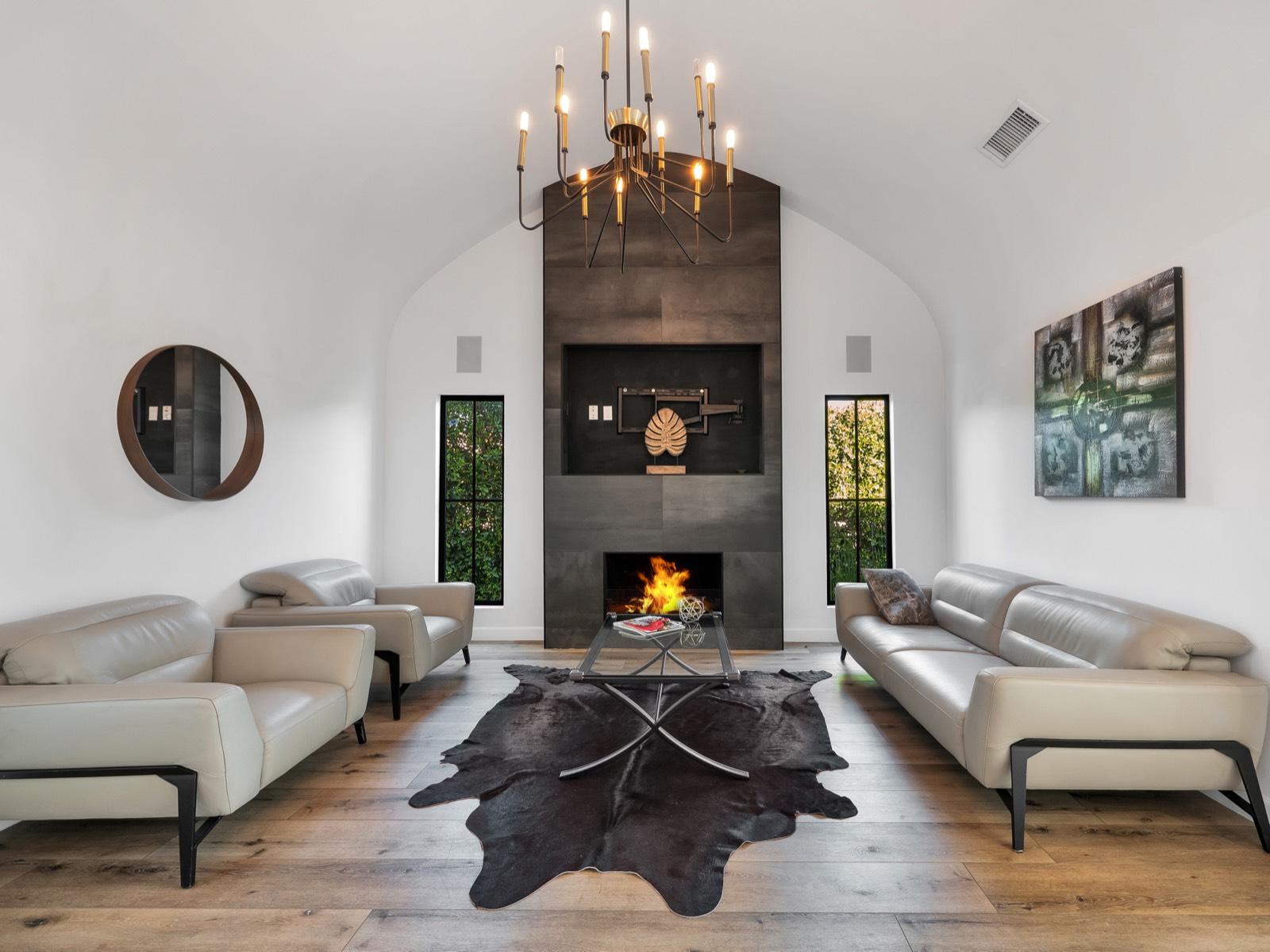S's Modern Bright Cottage — photo 8