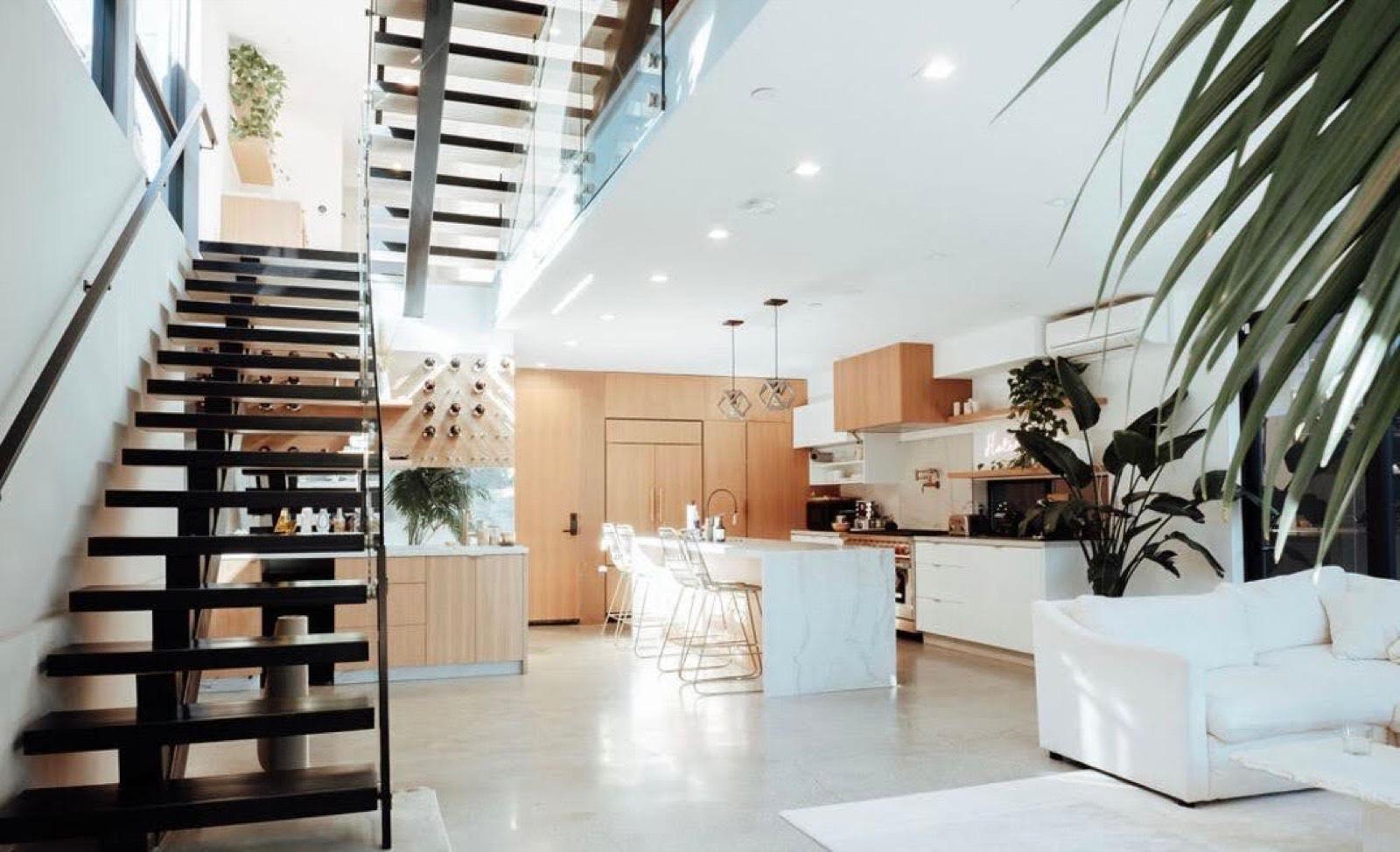S's Modern Bright Townhome — photo 1