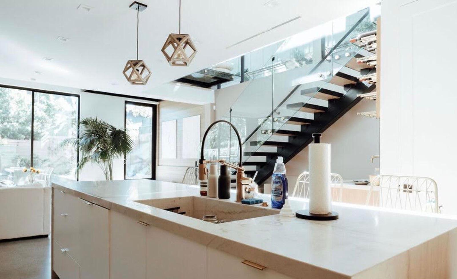 S's Modern Bright Townhome — photo 4