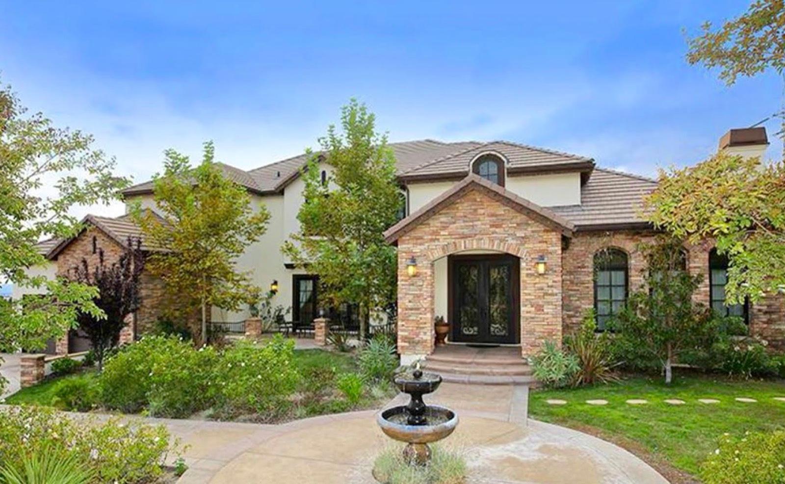 S's Suburb Traditonal Ranch Mansion — photo 1