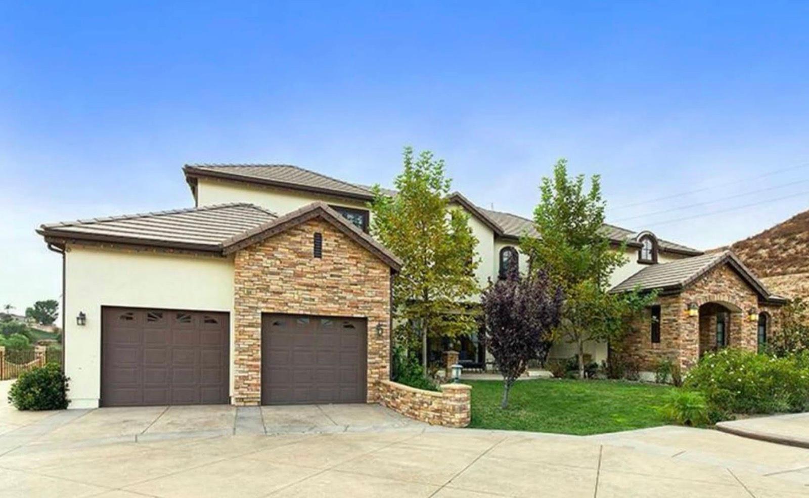 S's Suburb Traditonal Ranch Mansion — photo 10